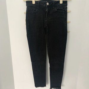 Black-wash frayed jeans